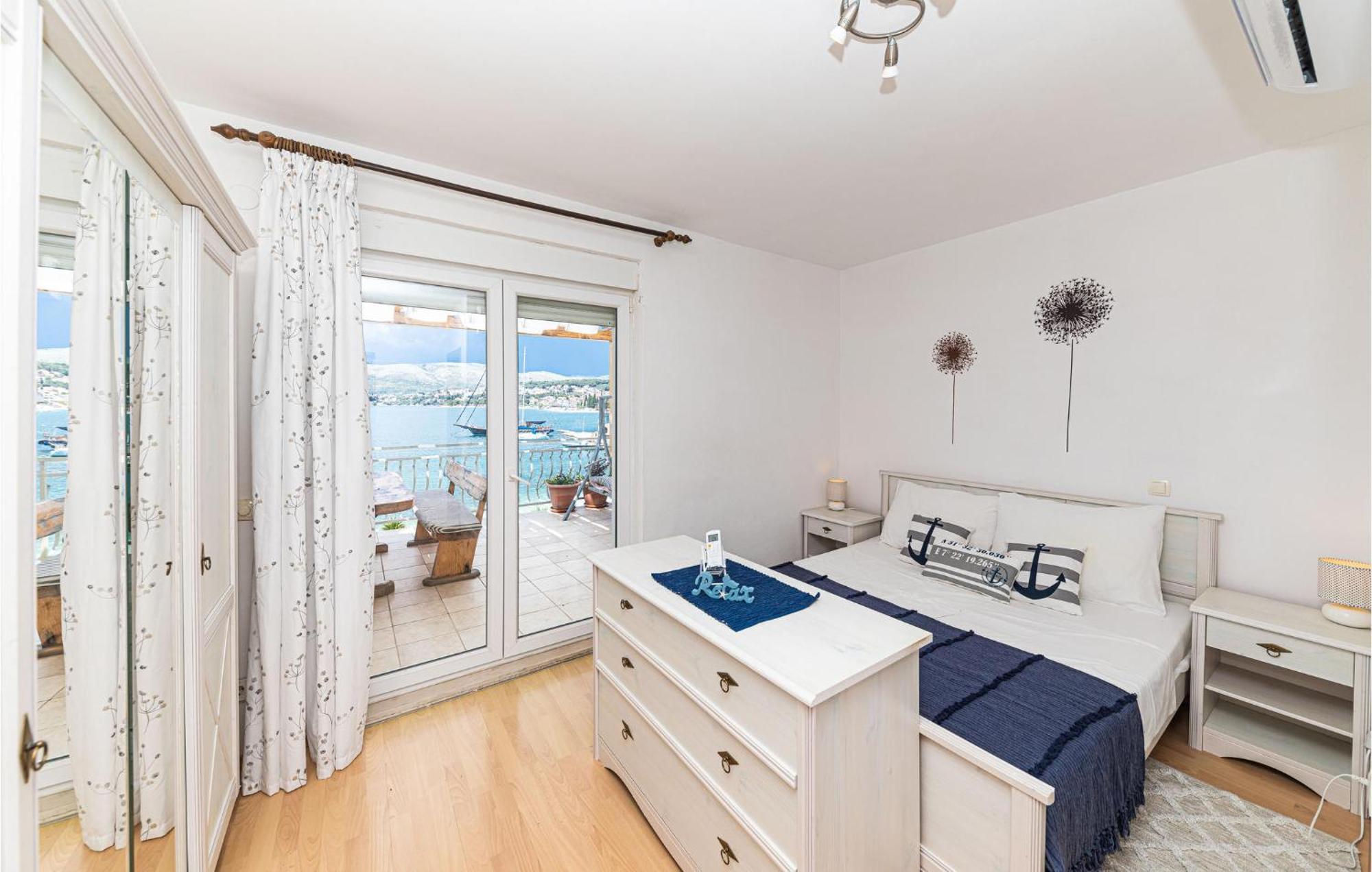 2 Bedroom Beautiful Apartment In Okrug Gornji โตรกีร์ ภายนอก รูปภาพ